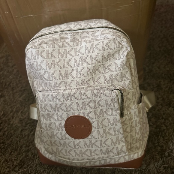 Backpack - Picture 7 of 7